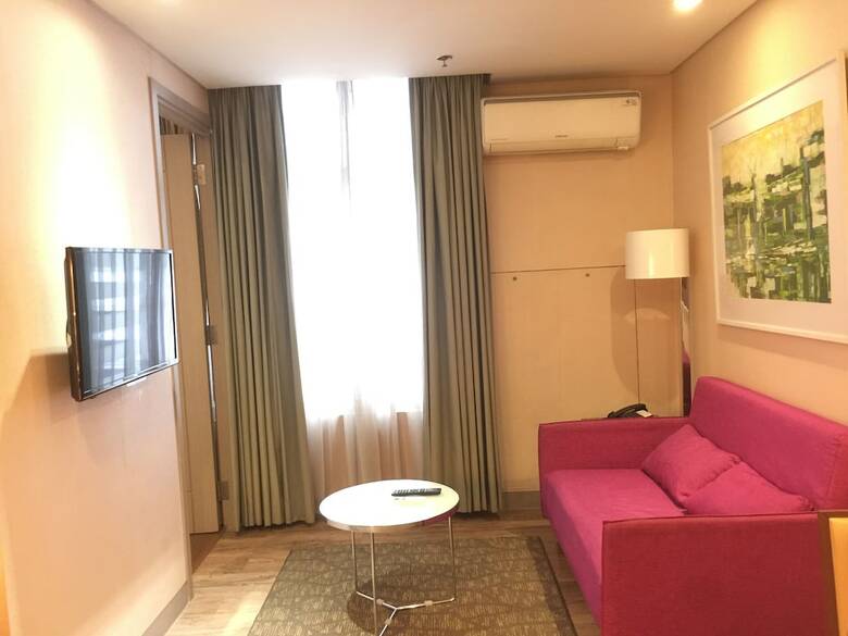 Serena's Suite (makati Ave.)