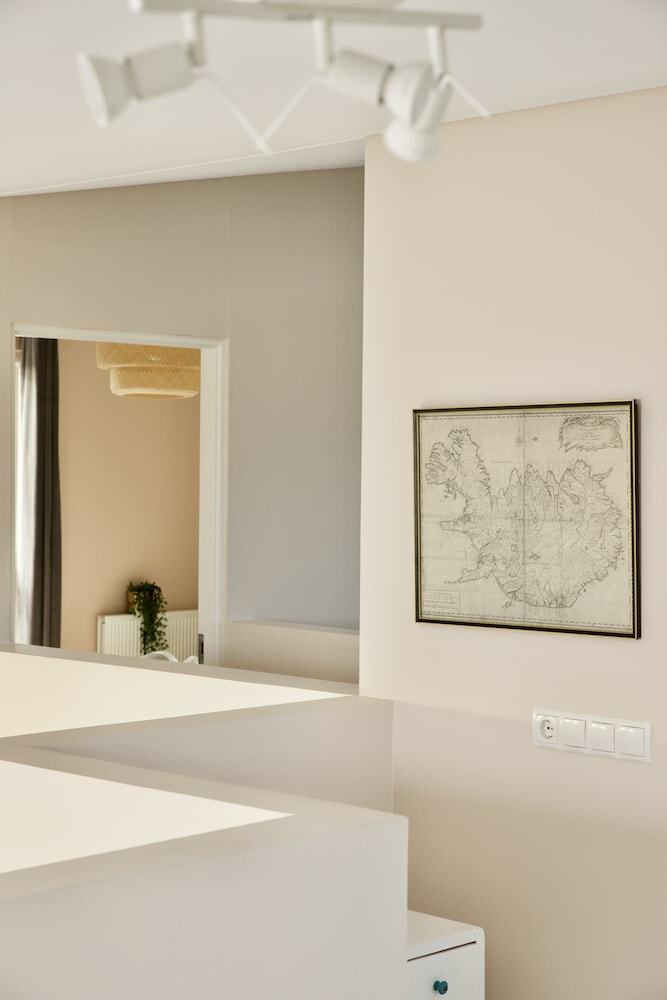 Designers Villa - Near Alafoss Waterfall