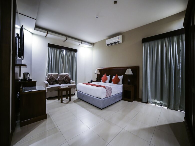 Oyo 130 Night Inn Hotel