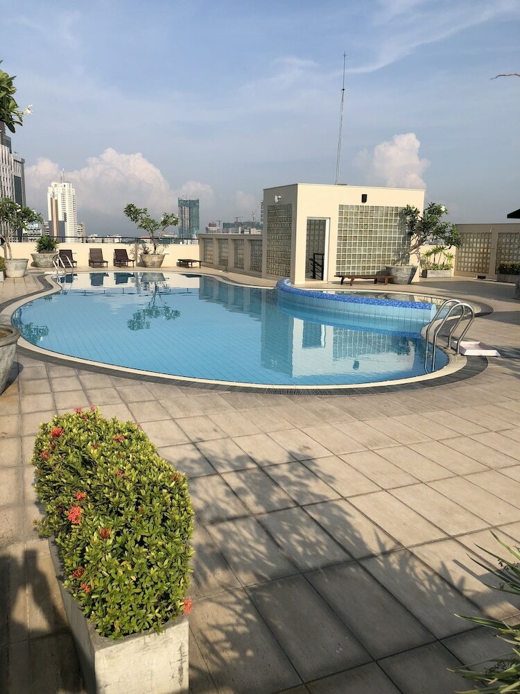 Hedges Court Plus 2 Bed Apartment