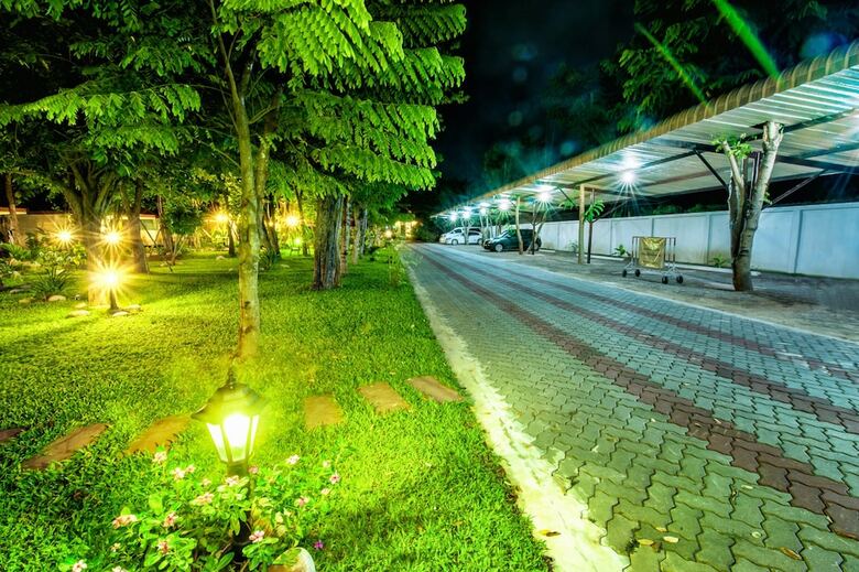 Hotel Baan Nam Pen Resort