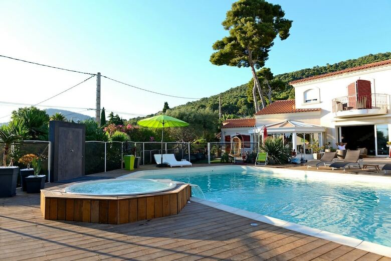 Bed & Breakfast Val D'azur Chambres D'h�tes De Charme
