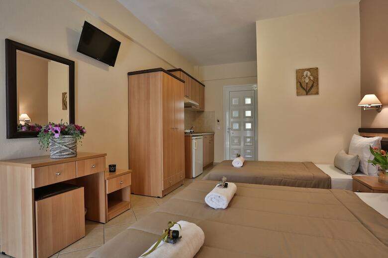 Irida Apartments