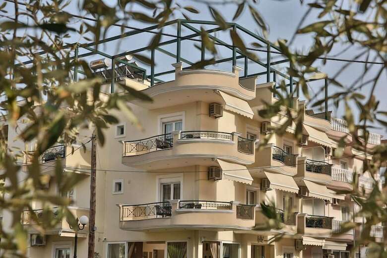 Irida Apartments