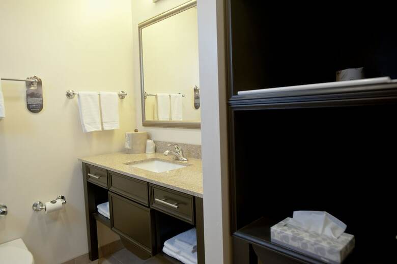 Hotel Asbury Inn & Suites