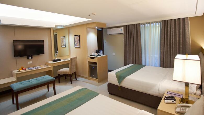 J7 Hotel Iloilo