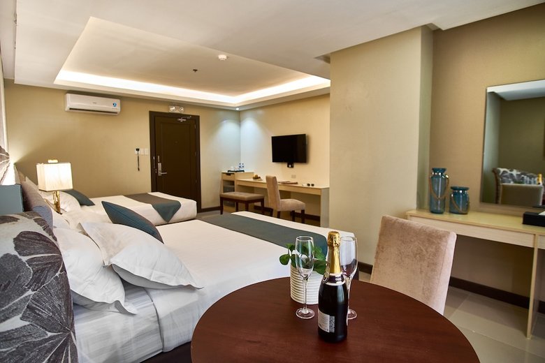J7 Hotel Iloilo