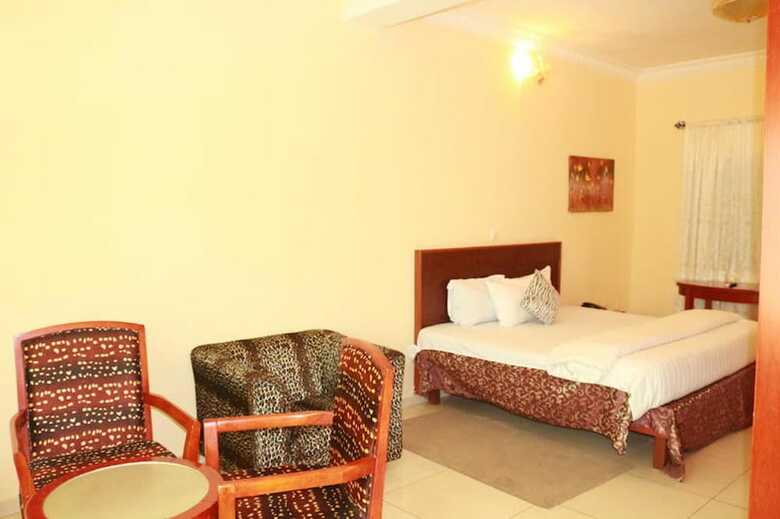 Carlcon Hotel