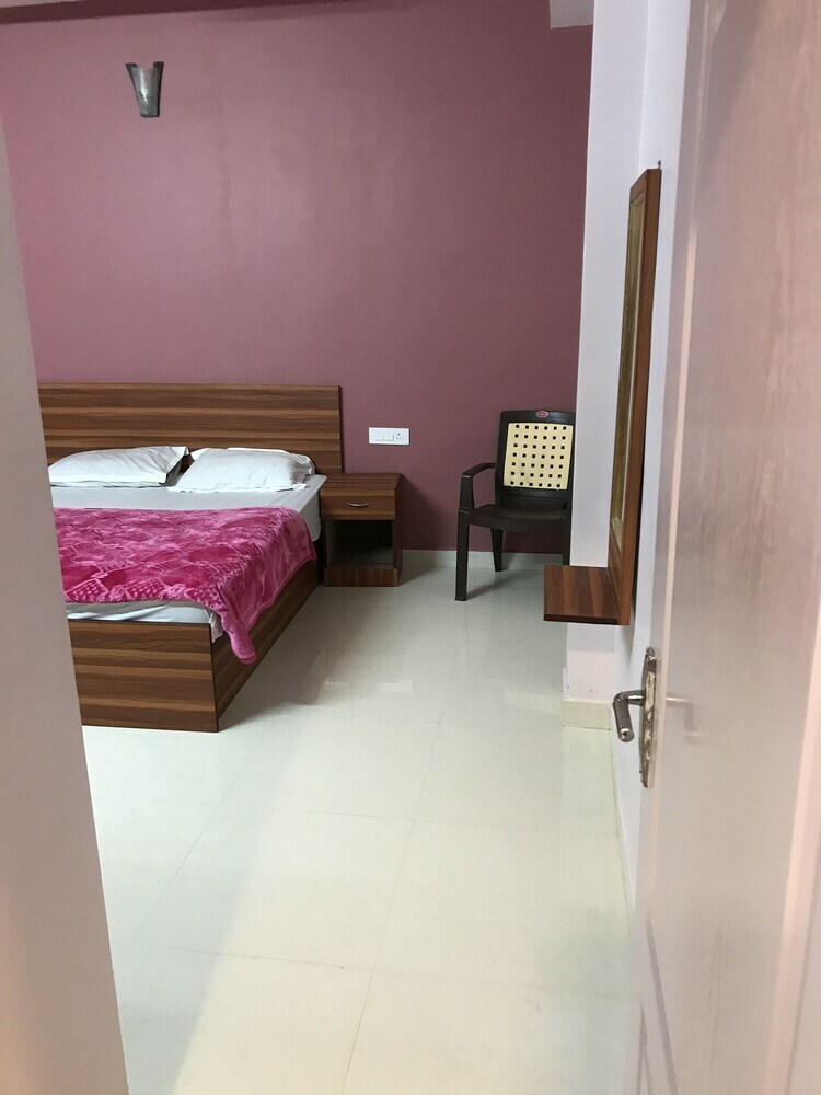 Hotel Praba Rooms And Cottages