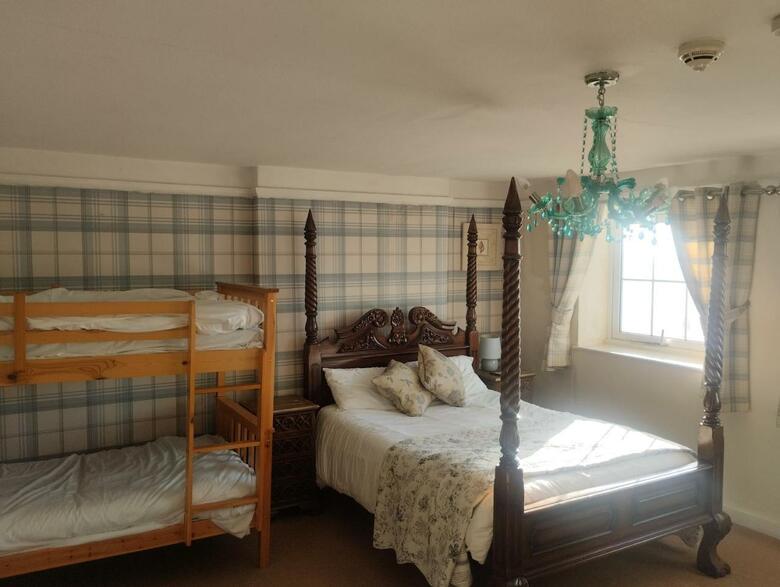 Rowley Manor Hotel