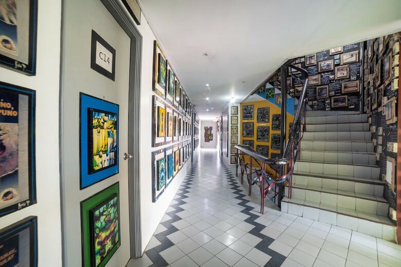 Oyo 200 Ponce Suites Art Hotel