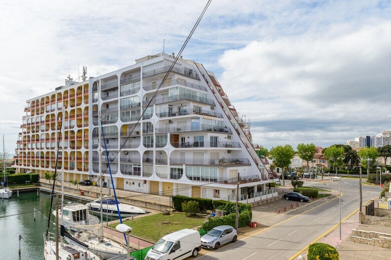 Apartamentos Port 27