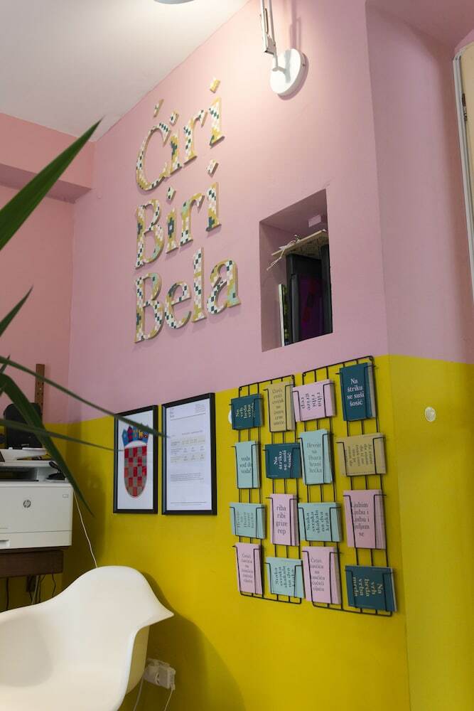 Hostal Hostel ?iri Biri Bela - Adults Only