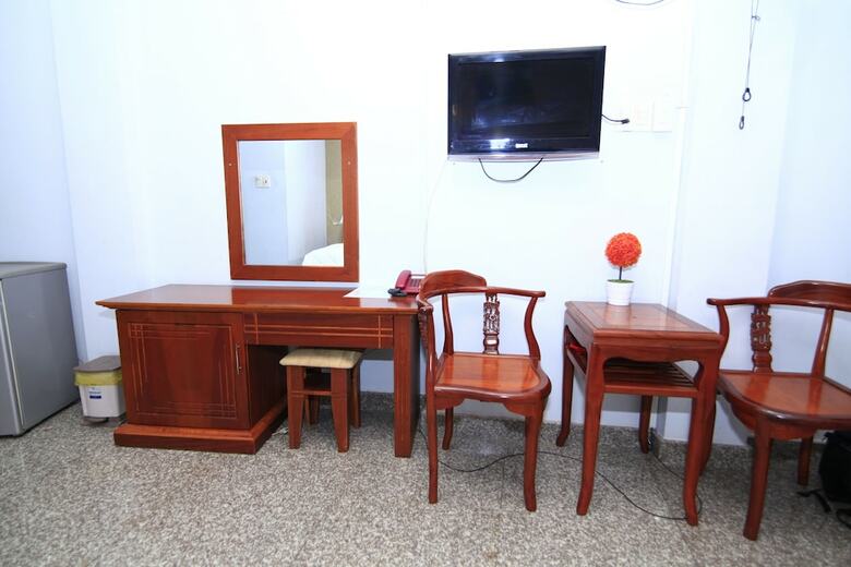Truong Giang Hotel