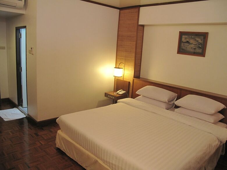 Dusit Hotel At Sakon Nakhon