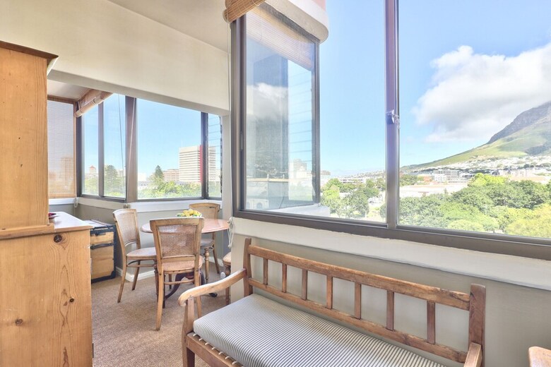 Holyrood Apartments 603