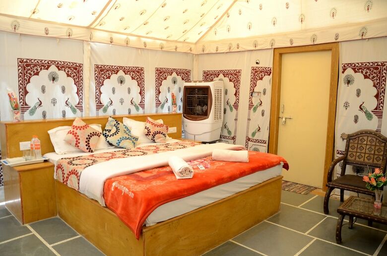 Hotel Oasis Camp Sam