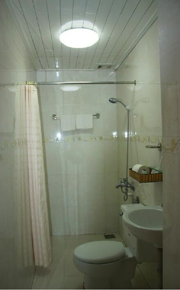 Gold Night Hotel
