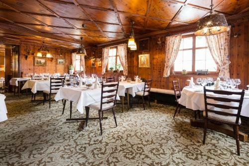 Hostal Hotel L�wen-weinstube