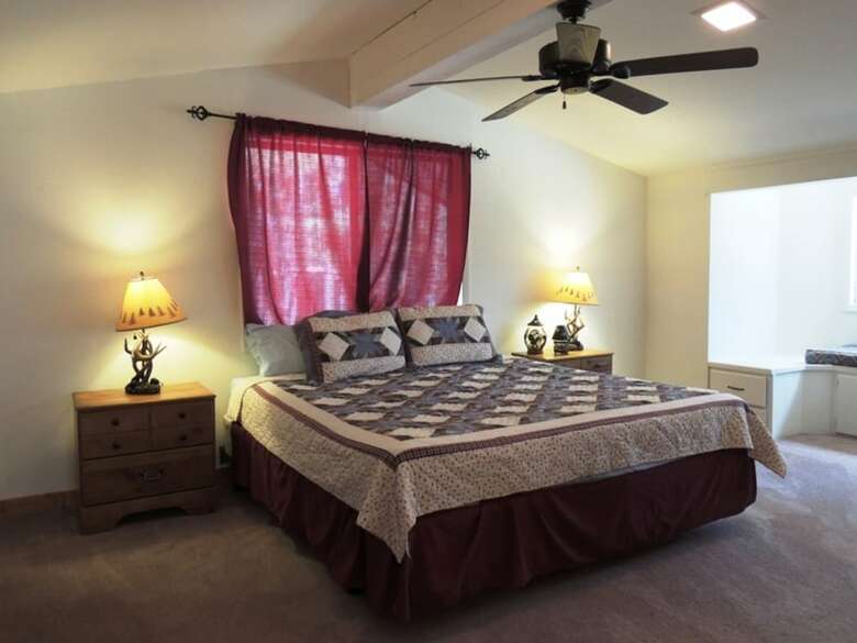 Country Club�homes