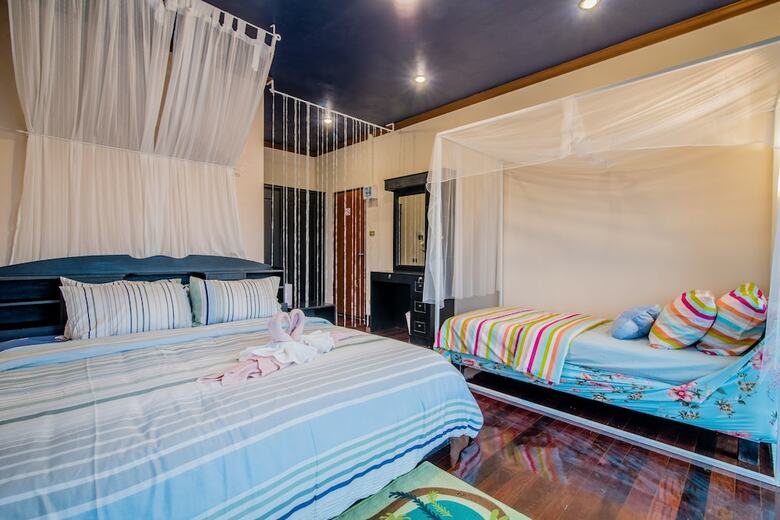 The Queen Park Beach Pool Villa