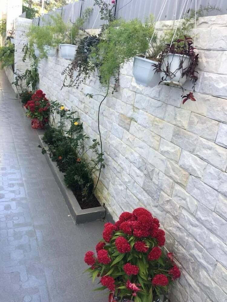 Queen Villa Hotel