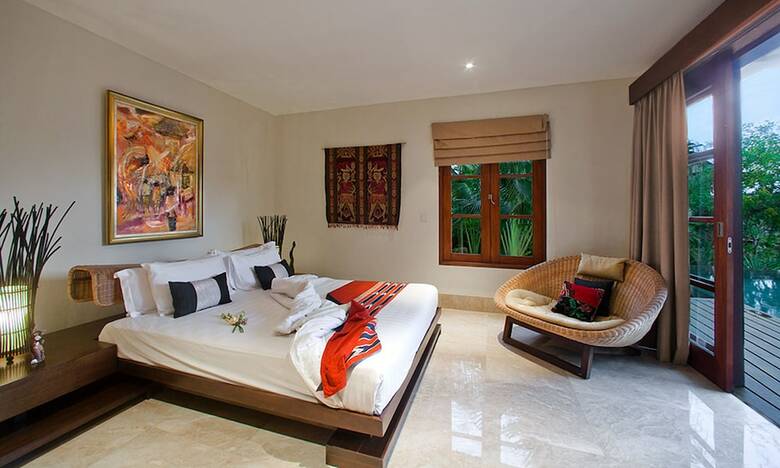 Cliffront Tropical Villa Cantik