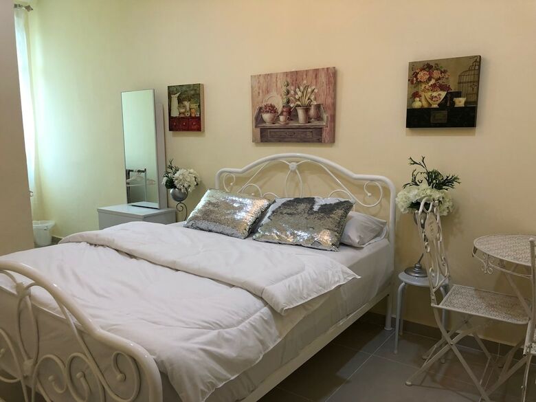 Aam Hotel
