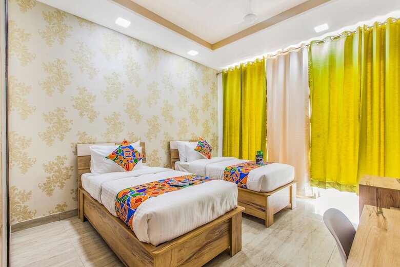 Fabhotel Comfort Dome Premium