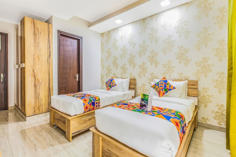 Fabhotel Comfort Dome Premium