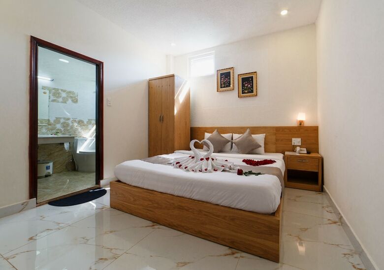 Tea Leaf Hotel
