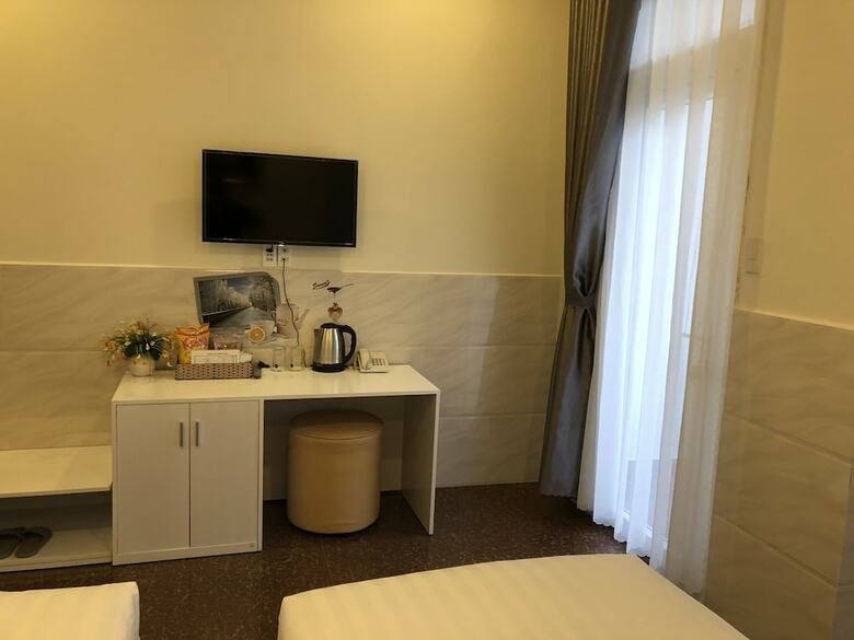 Tea Leaf Hotel