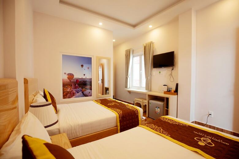 Golden Bee Hotel