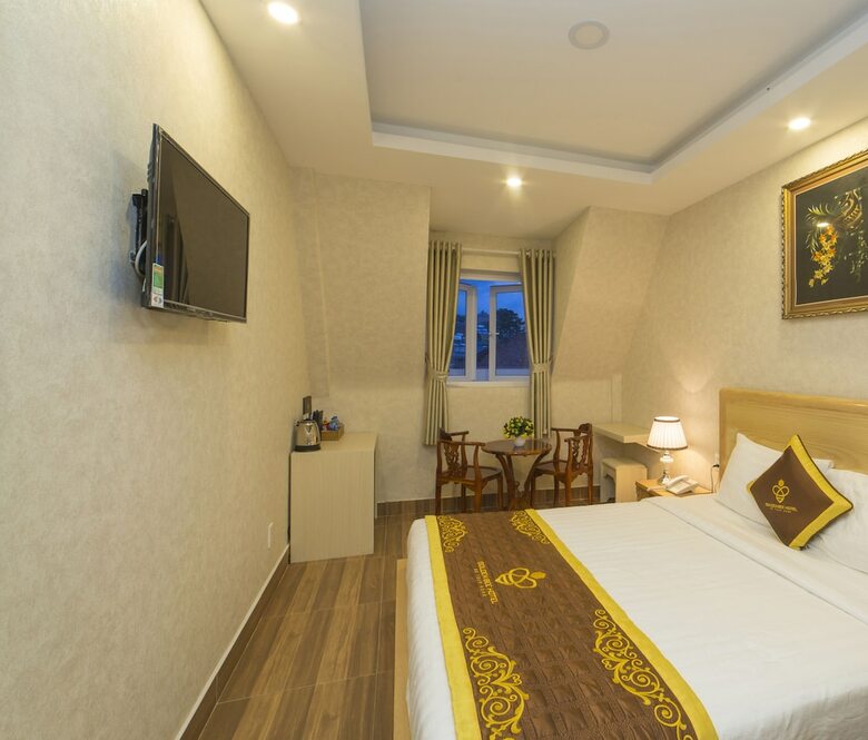 Golden Bee Hotel