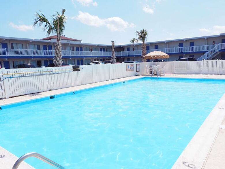Hotel Seashire Inn & Suites
