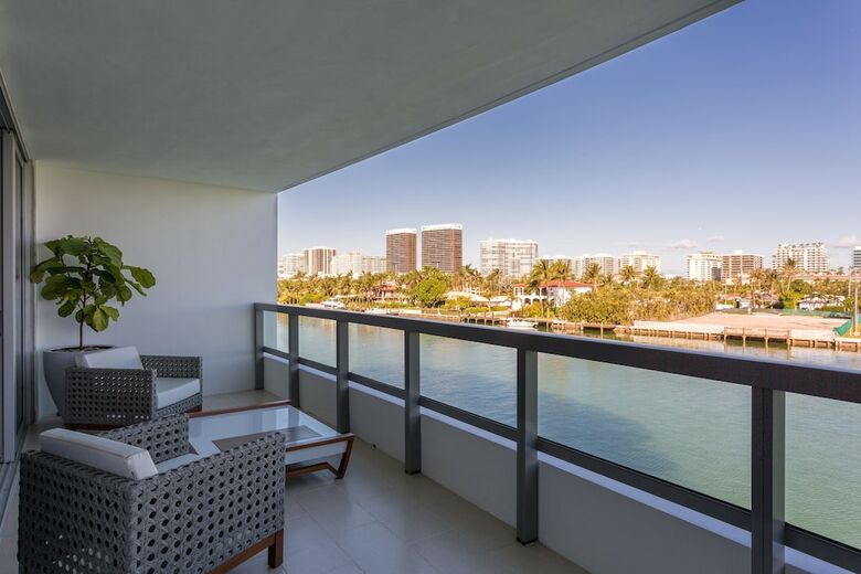 Acqua Bay Luxury Apartments