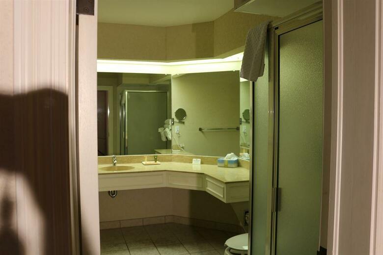 Imperial Swan Hotel & Suites