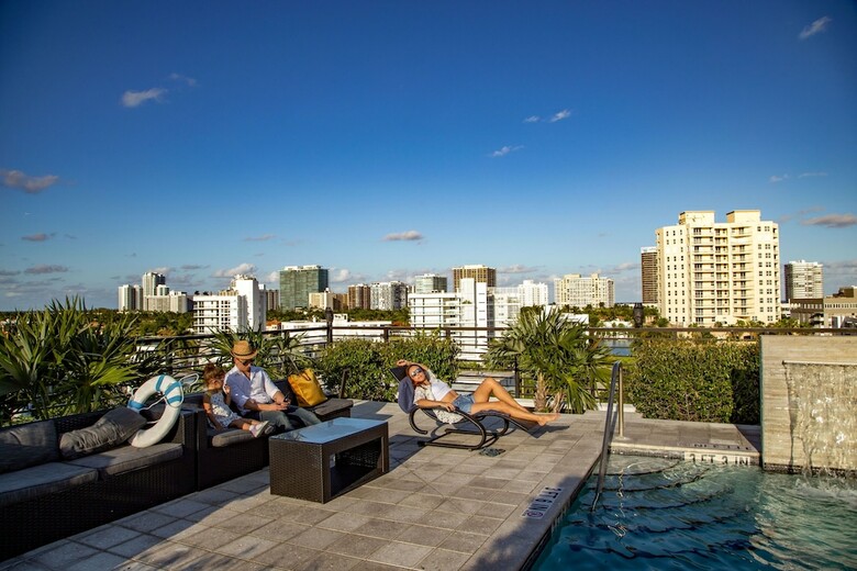 Apartamentos Moderno Residences By Bay Breeze