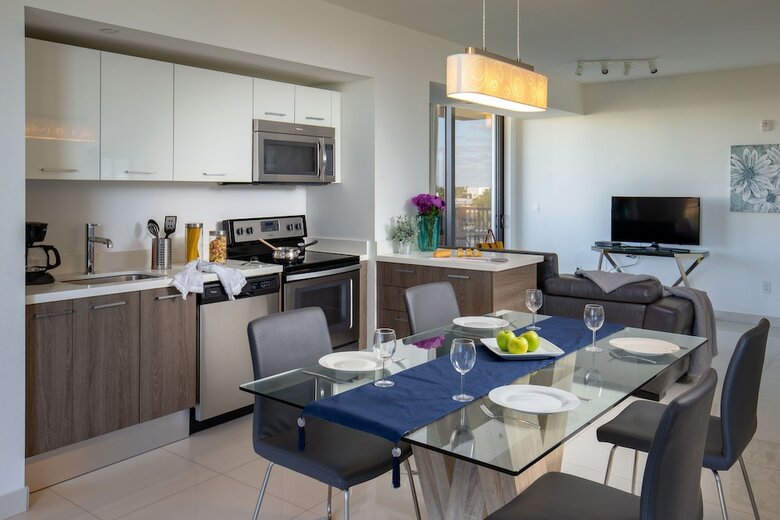Apartamentos Moderno Residences By Bay Breeze
