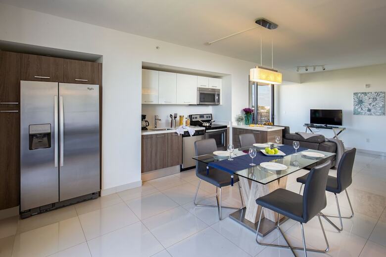 Apartamentos Moderno Residences By Bay Breeze