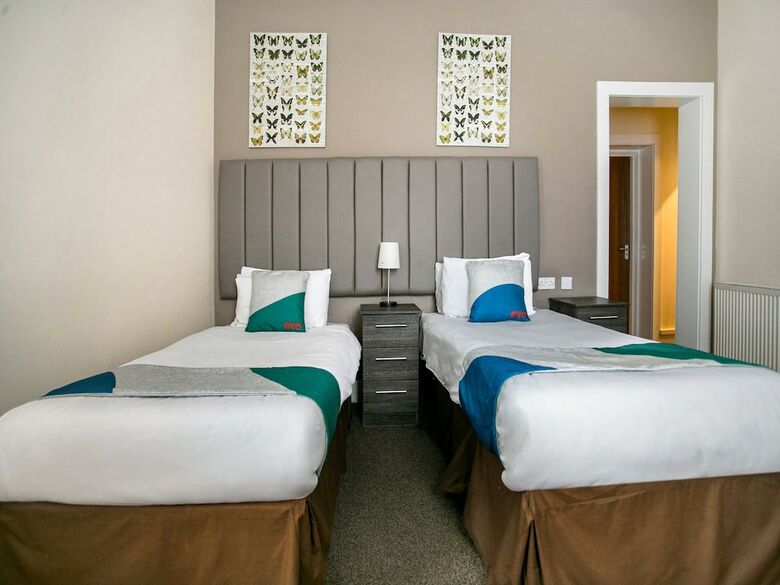 Oyo The Ivory Hotel
