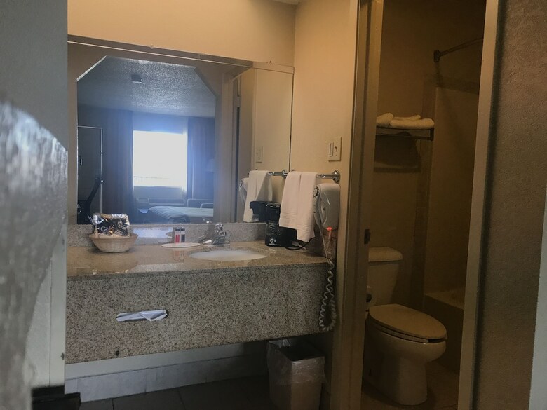 Hotel Super 8 By Wyndham Monroe