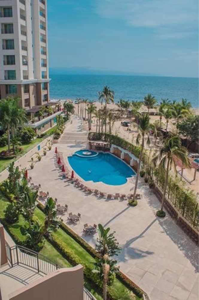 Grand Venetian Condominium