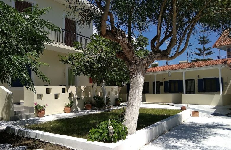 Sarantakis Apartments
