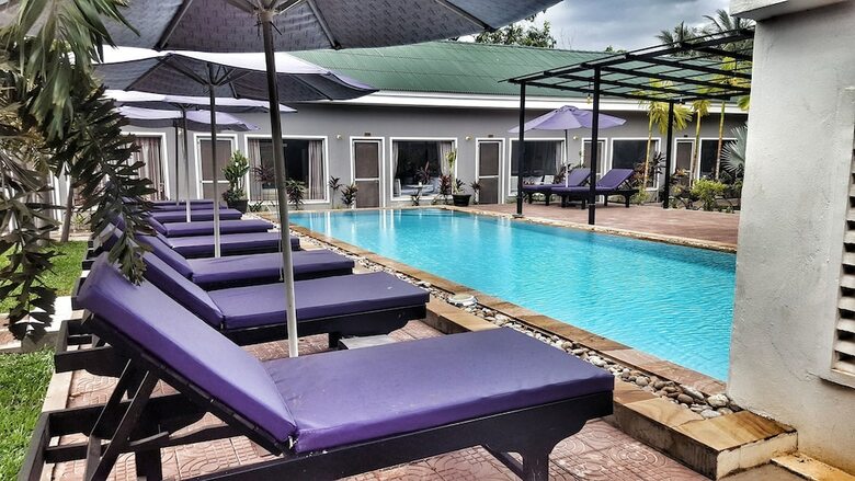 Hotel White Lotus Resort