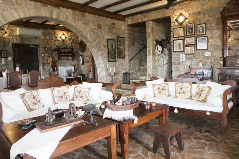 Castle With Pool, Panoramic Seaview, Perfect Location