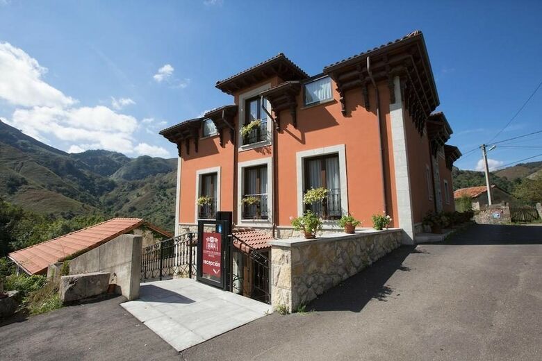 Hotel La Casona De Llerices