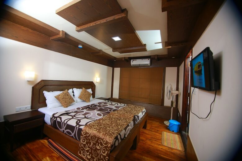 My Trip Houseboat