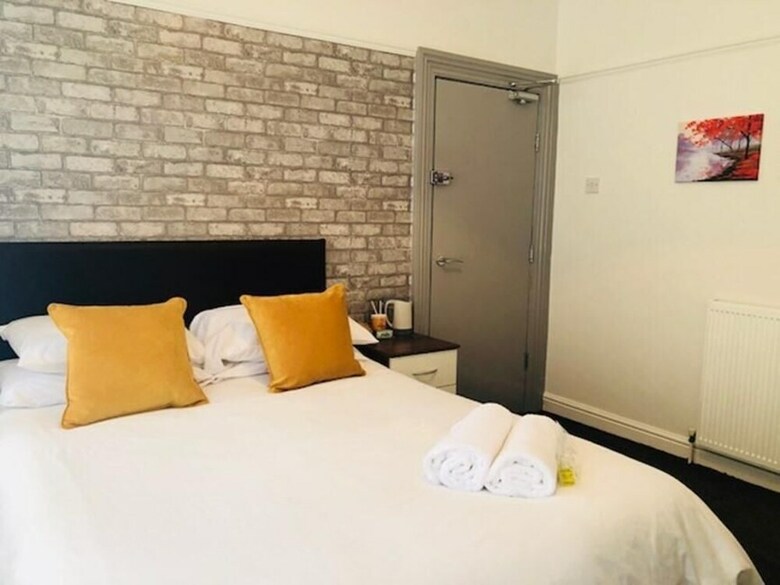 Hotel Townhouse @ 3 Balliol St