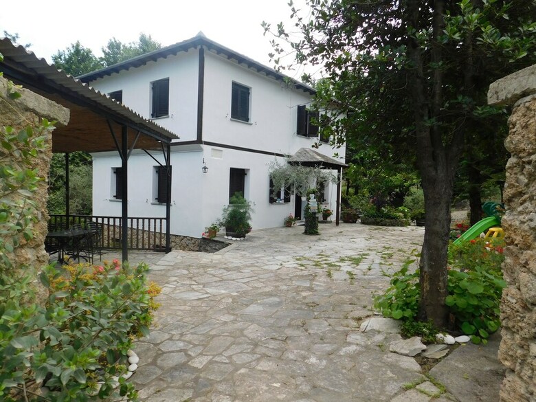 Hotel To Kalivi